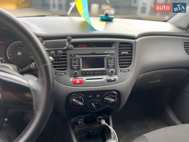 Седан Kia Rio 2010 в Вишневом