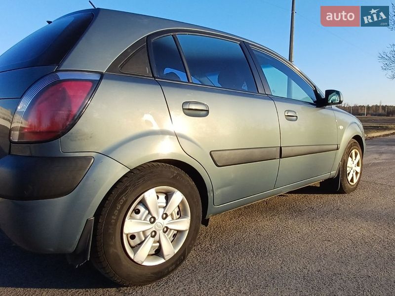 Хэтчбек Kia Rio 2008 в Киеве