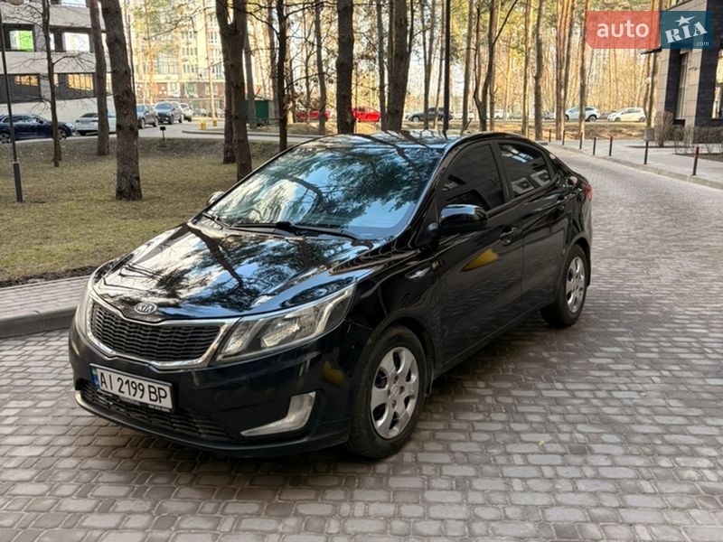 Седан Kia Rio 2013 в Киеве