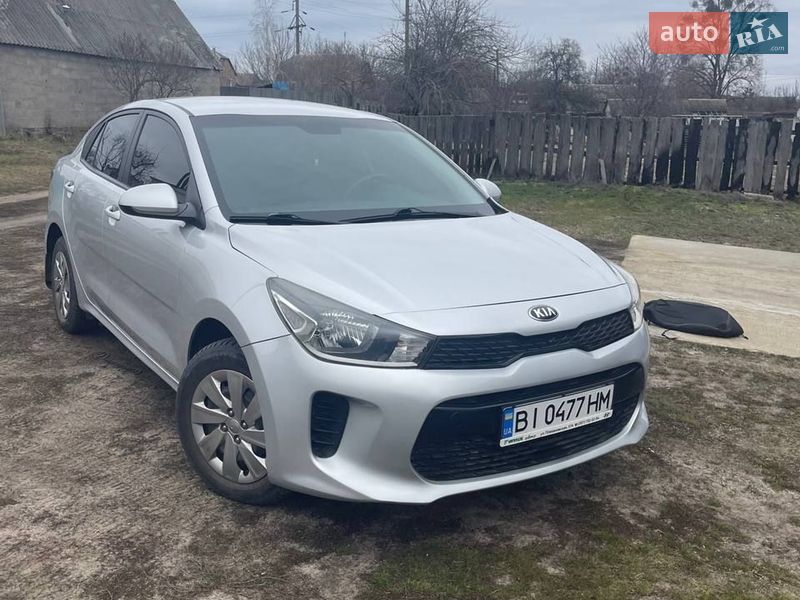 Седан Kia Rio 2017 в Зміїві