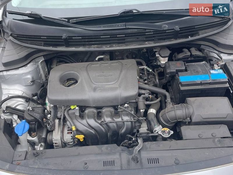 Седан Kia Rio 2017 в Зміїві