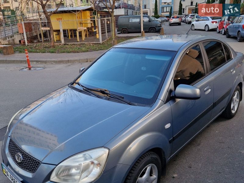 Седан Kia Rio 2007 в Вишневом фото 5 Седан Kia Rio 2007 в Вишневом