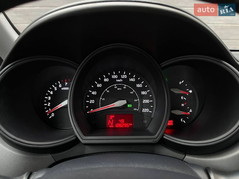 Седан Kia Rio 2015 в Николаеве