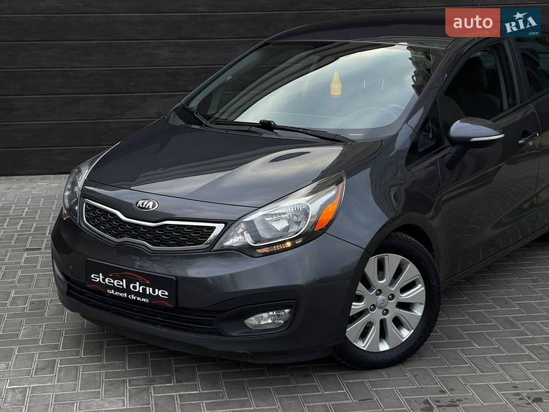 Седан Kia Rio 2015 в Николаеве