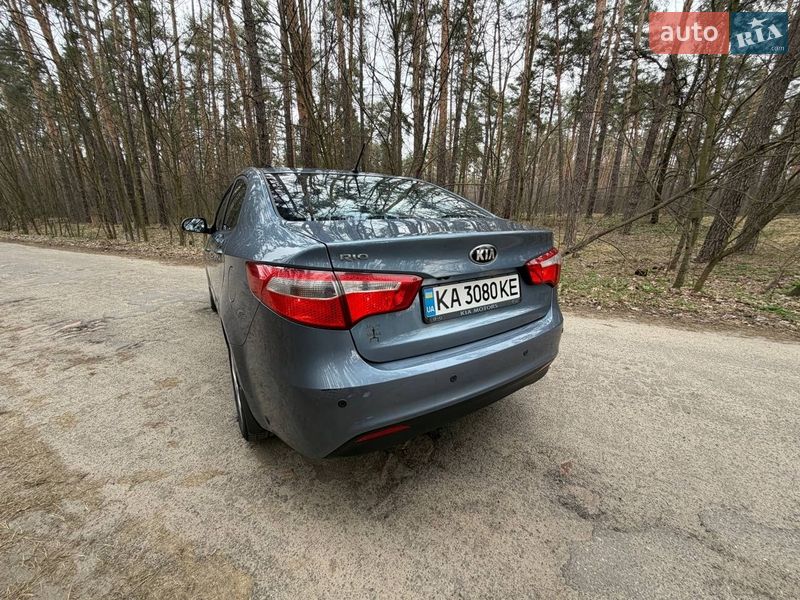Седан Kia Rio 2013 в Киеве