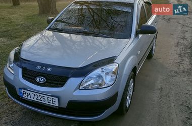 Хэтчбек Kia Rio 2008 в Ромнах