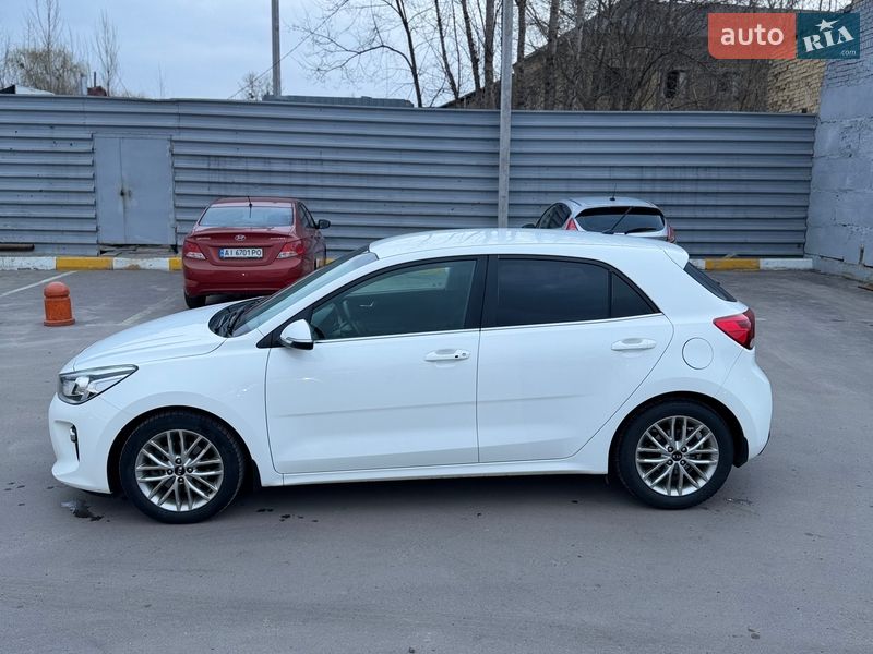 Хэтчбек Kia Rio 2017 в Киеве