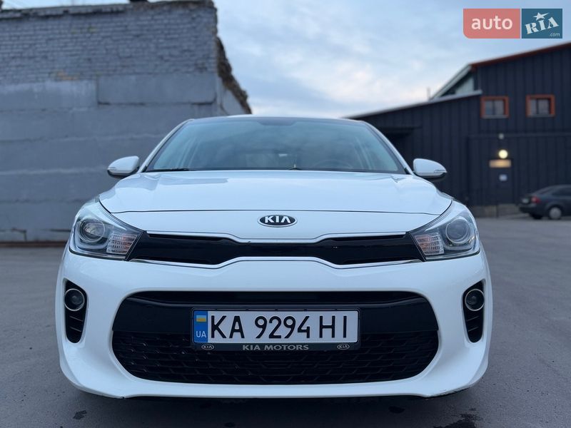 Хэтчбек Kia Rio 2017 в Киеве