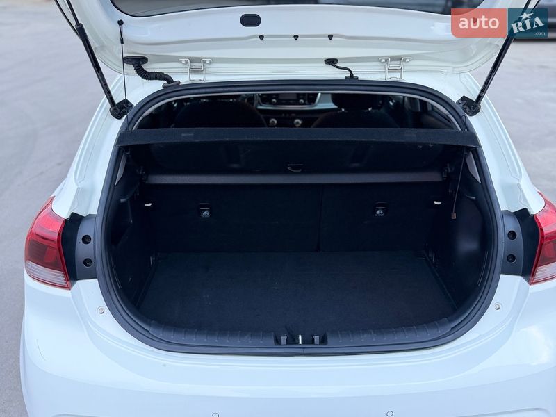 Хэтчбек Kia Rio 2017 в Киеве