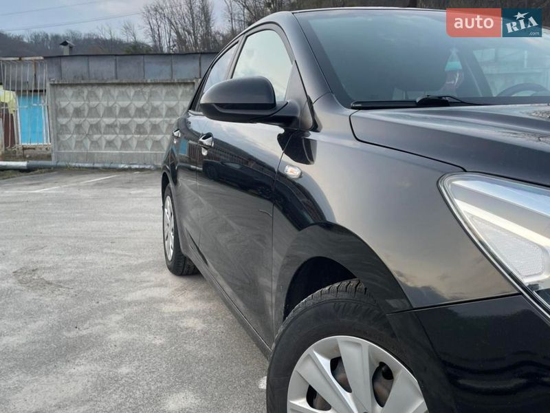 Хетчбек Kia Rio 2017 в Обухові