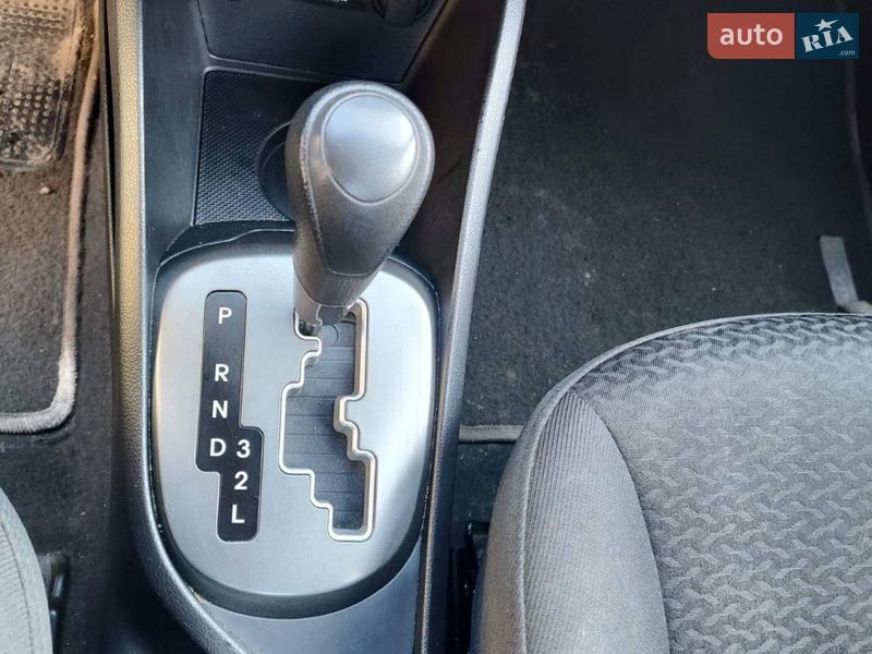 Седан Kia Rio 2013 в Чернигове