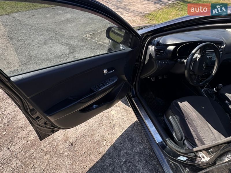 Седан Kia Rio 2013 в Києві