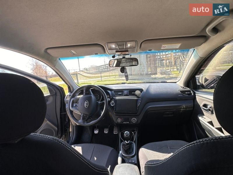 Седан Kia Rio 2013 в Києві