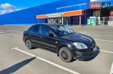 Седан Kia Rio 2006 в Сумах
