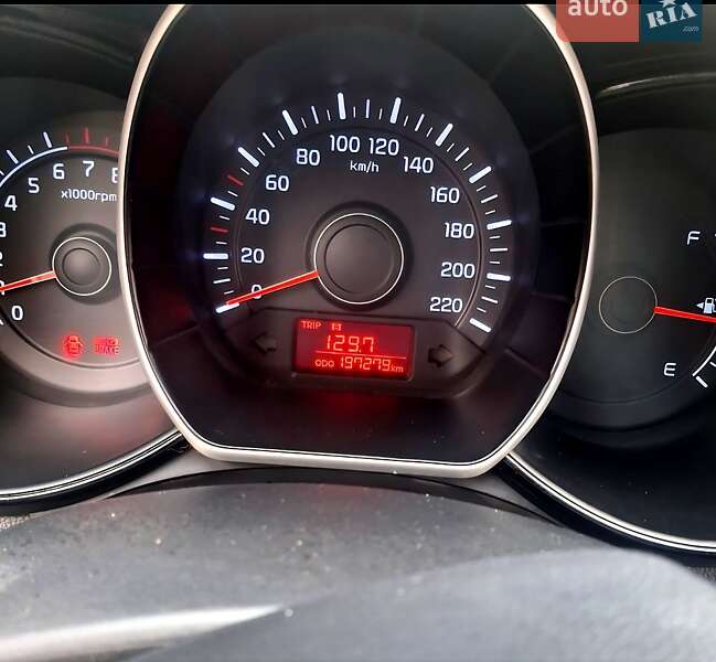 Седан Kia Rio 2012 в Днепре