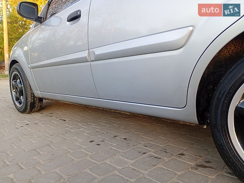 Седан Kia Rio 2010 в Ивано-Франковске
