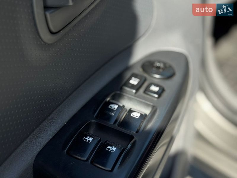 Седан Kia Rio 2011 в Днепре