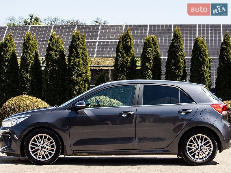 Хэтчбек Kia Rio 2017 в Львове