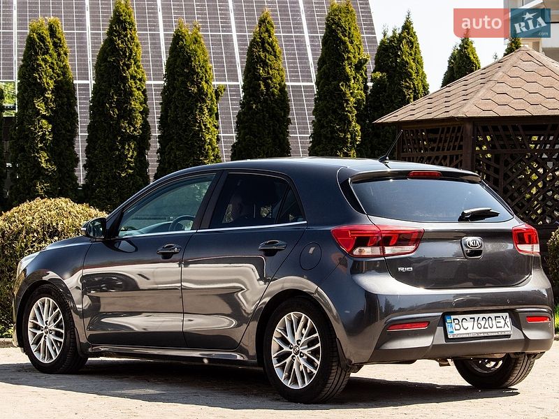 Хэтчбек Kia Rio 2017 в Львове