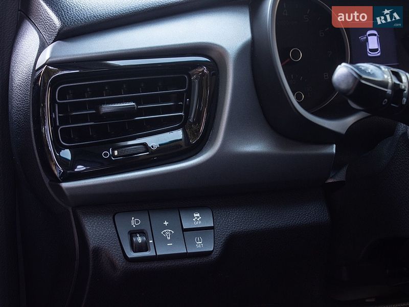 Хэтчбек Kia Rio 2017 в Львове