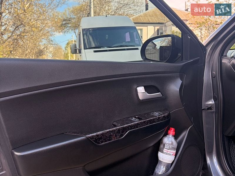 Седан Kia Rio 2014 в Николаеве