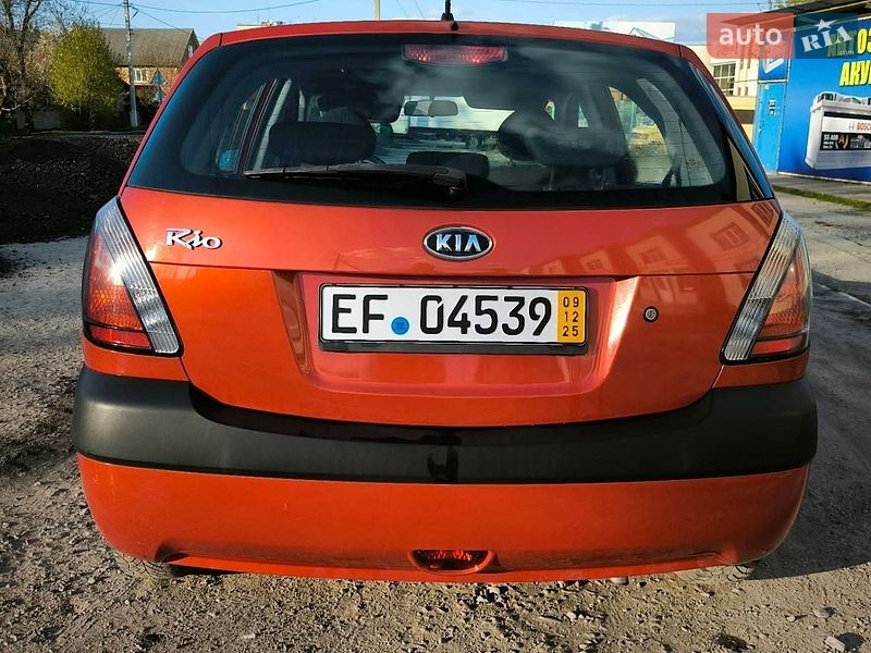 Хетчбек Kia Rio 2007 в Дунаївцях