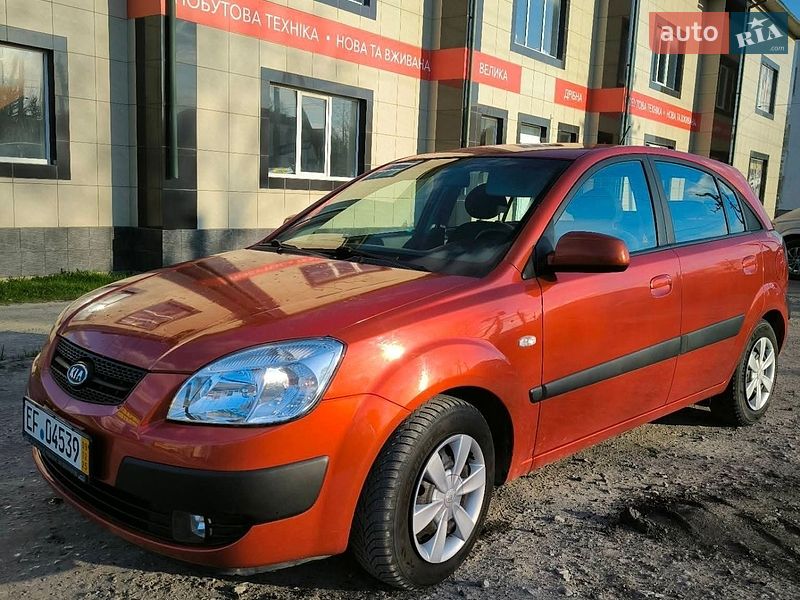 Хетчбек Kia Rio 2007 в Дунаївцях