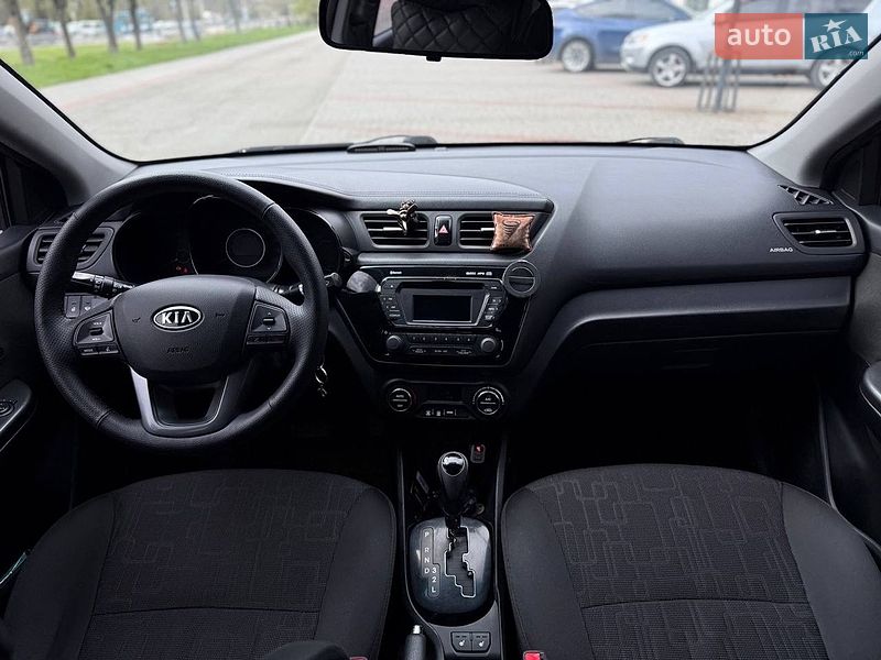 Седан Kia Rio 2012 в Днепре