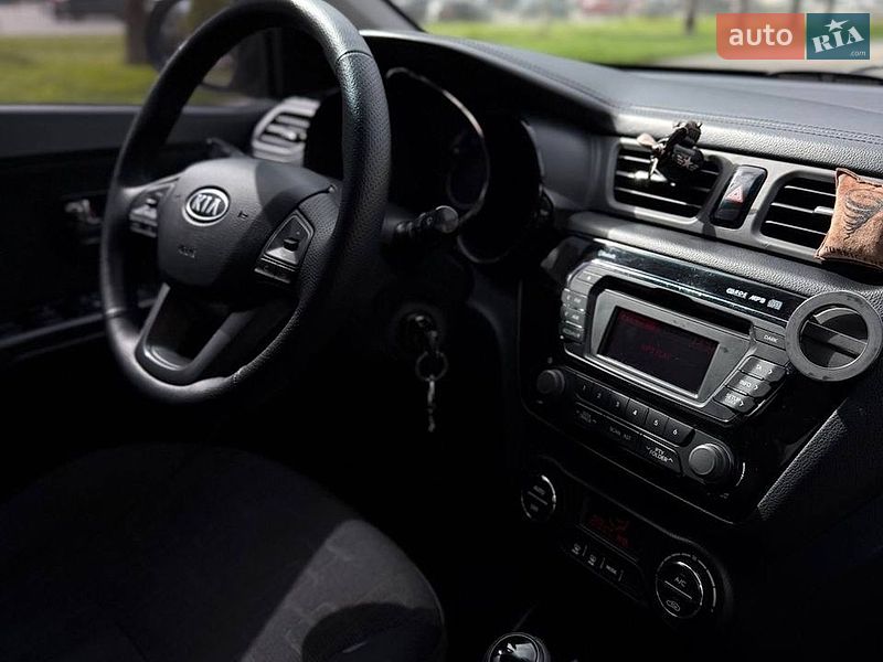 Седан Kia Rio 2012 в Днепре