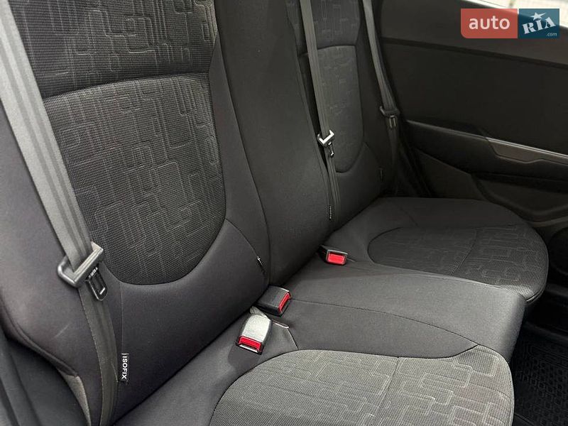 Седан Kia Rio 2012 в Днепре