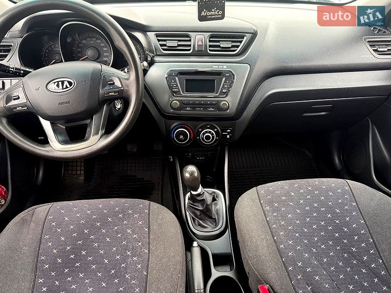 Седан Kia Rio 2012 в Хмельницком