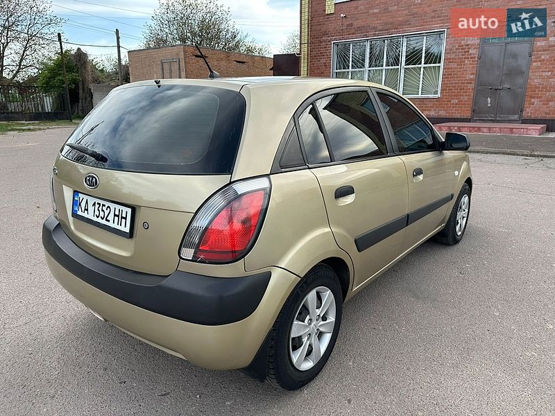 Хэтчбек Kia Rio 2008 в Прилуках