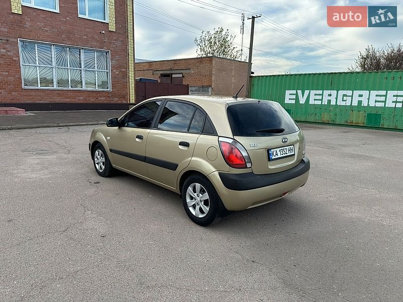 Хэтчбек Kia Rio 2008 в Прилуках