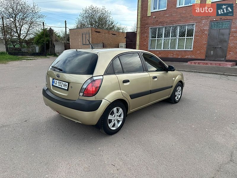 Хэтчбек Kia Rio 2008 в Прилуках