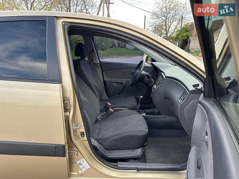 Хэтчбек Kia Rio 2008 в Прилуках