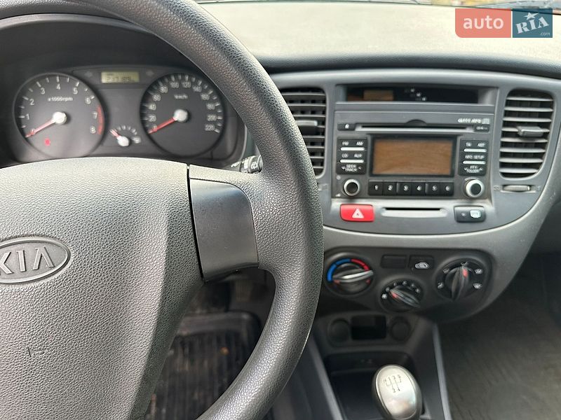 Хэтчбек Kia Rio 2008 в Прилуках