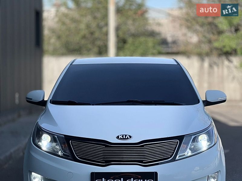 Седан Kia Rio 2013 в Миколаєві
