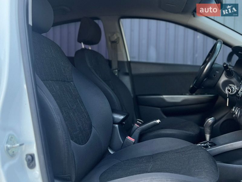 Седан Kia Rio 2013 в Миколаєві