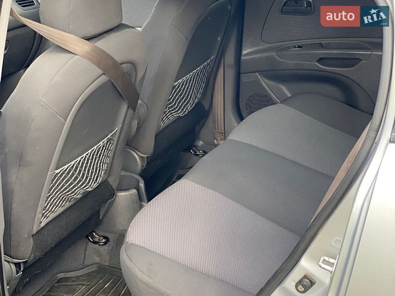 Хэтчбек Kia Rio 2008 в Чернигове