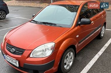 Хэтчбек Kia Rio 2008 в Киеве