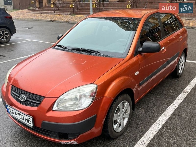 Хэтчбек Kia Rio 2008 в Киеве