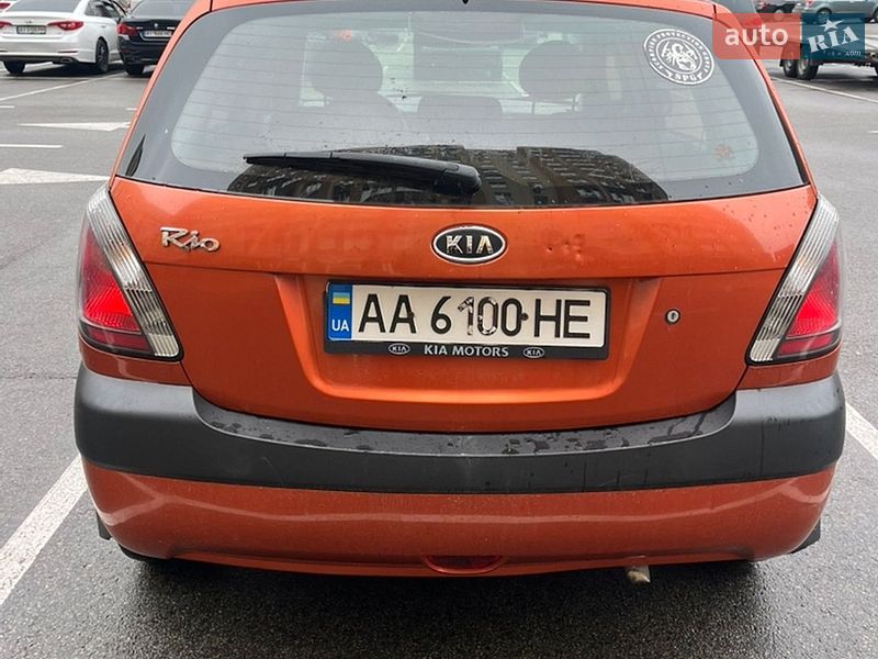 Хэтчбек Kia Rio 2008 в Киеве