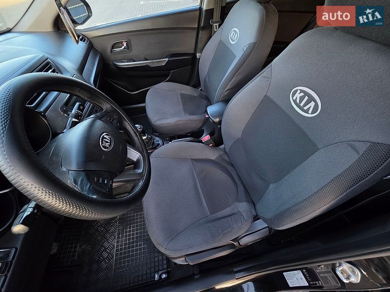 Седан Kia Rio 2014 в Тернополе
