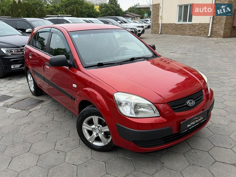 Хэтчбек Kia Rio 2008 в Одессе