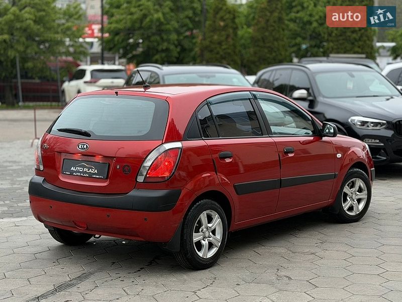 Хэтчбек Kia Rio 2008 в Одессе