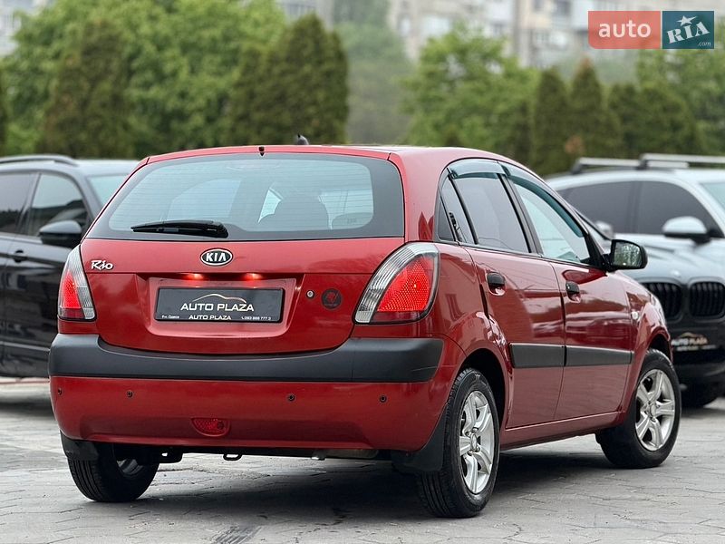 Хэтчбек Kia Rio 2008 в Одессе