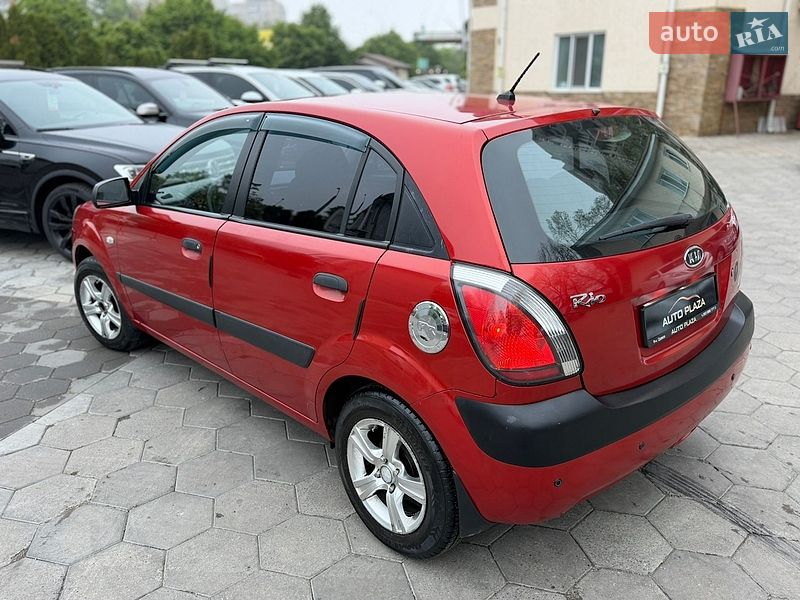 Хэтчбек Kia Rio 2008 в Одессе