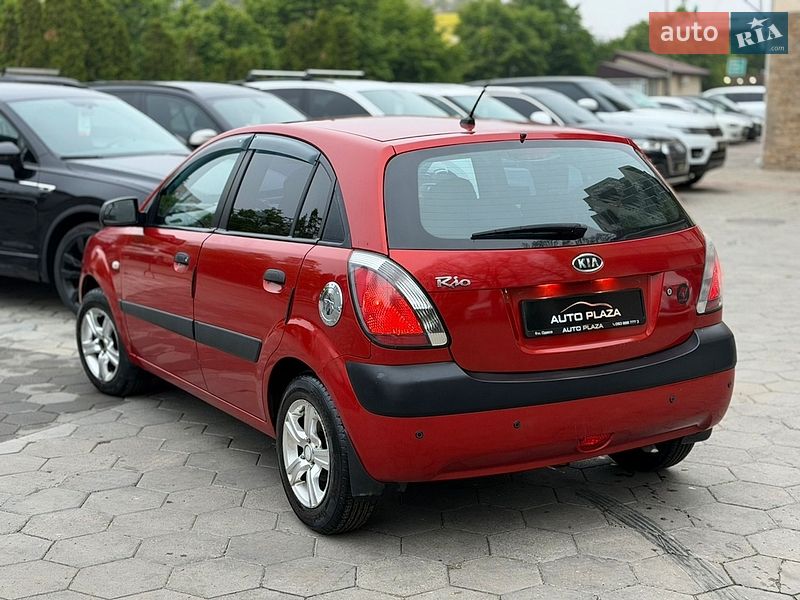 Хэтчбек Kia Rio 2008 в Одессе