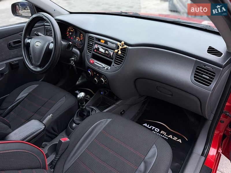 Хэтчбек Kia Rio 2008 в Одессе