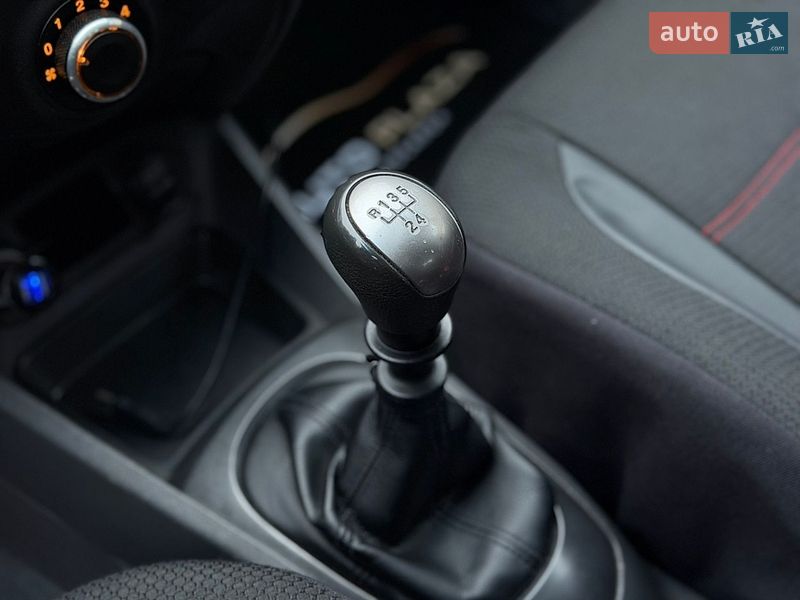 Хэтчбек Kia Rio 2008 в Одессе